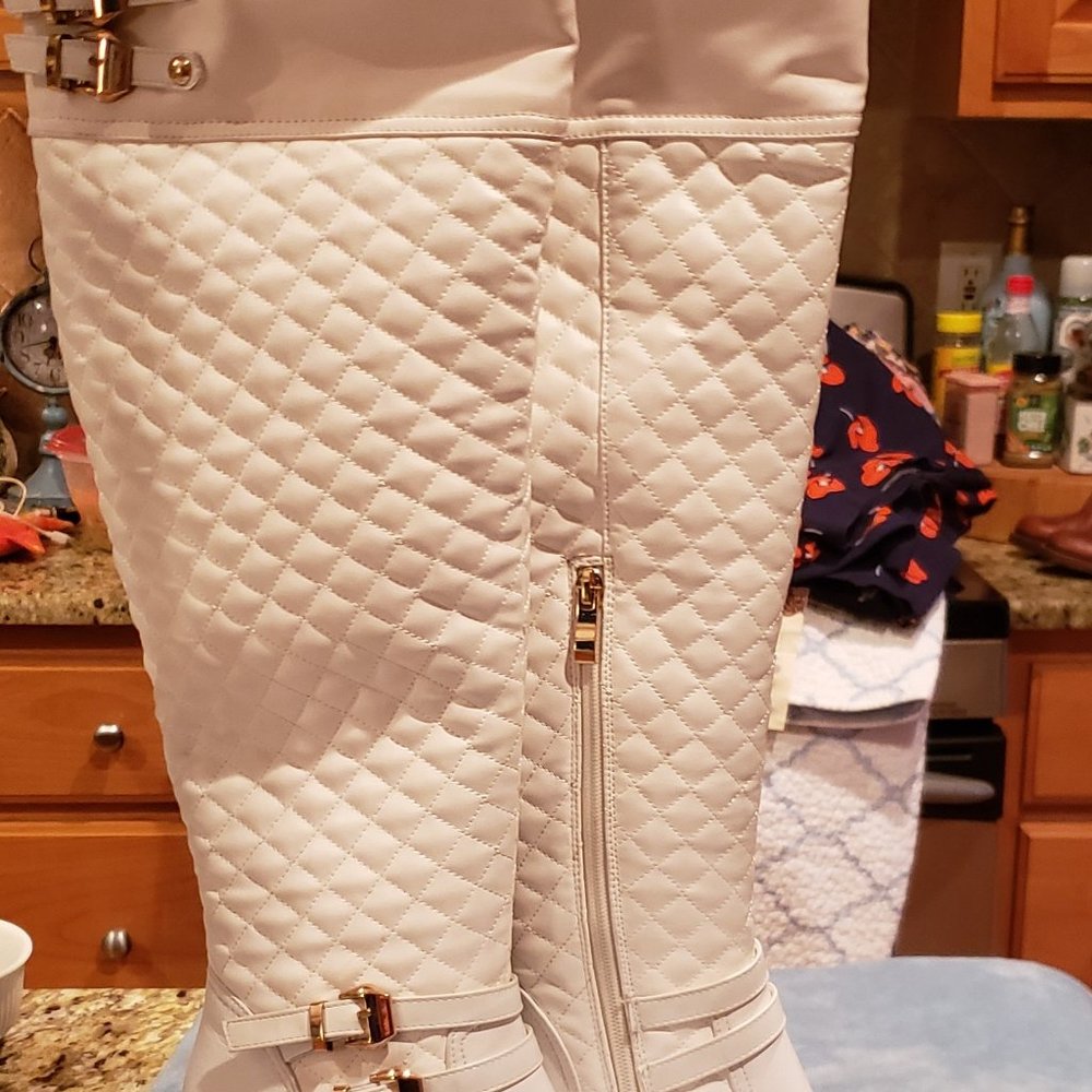 NWOT White Knee High Boots Size 9